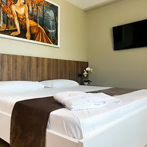 Hotel Jata Crown